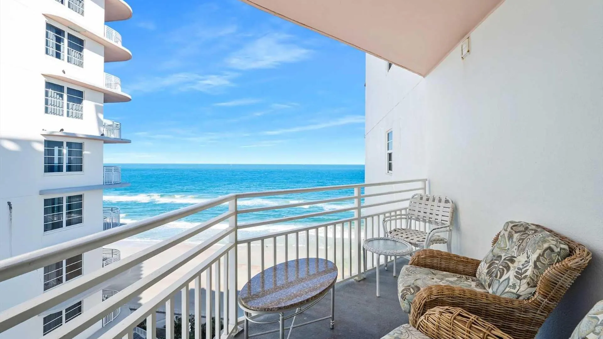 Stunning 2Br Oceanfront Beach Villa - 3 Balconies 代托纳海滩 美国